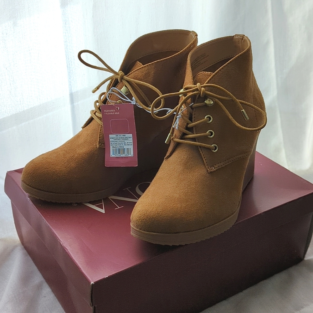 NWT Merona Sz 8 Wedge Chestnut Suede Boots